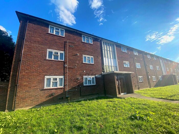 2 Bedroom Flat To Rent In Wright Road, Heston, Hounslow, TW5