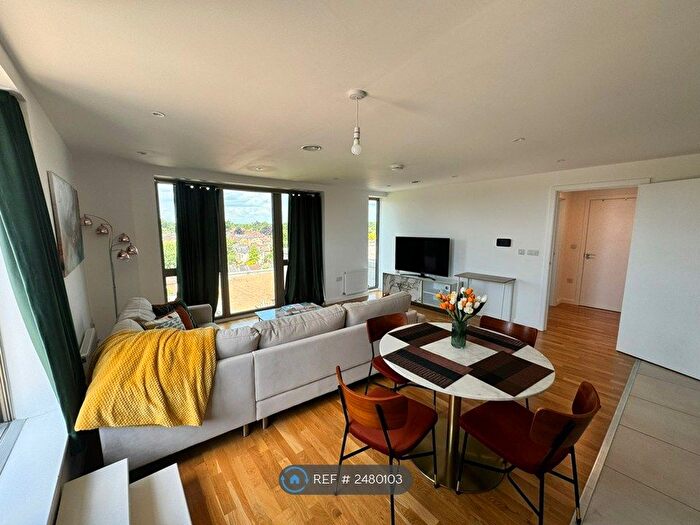 2 Bedroom Flat To Rent In Orchid Court, Watford, WD17