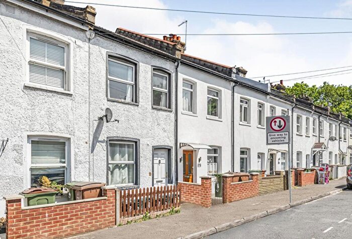 2 Bedroom House For Sale In Collingwood Road, Sutton, SM1