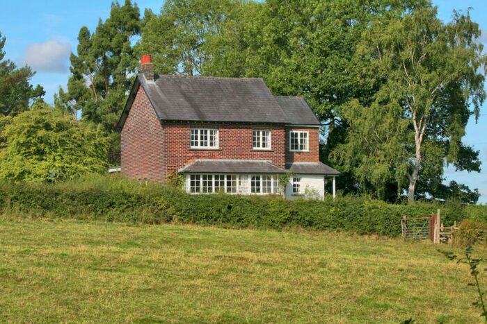 4 Bedroom Detached House For Sale In Shrigley Road South, SK12