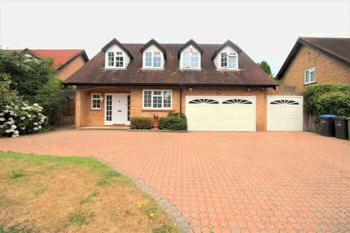 4 Bedroom Detached House To Rent In Musgrave Close, Barnet, EN4
