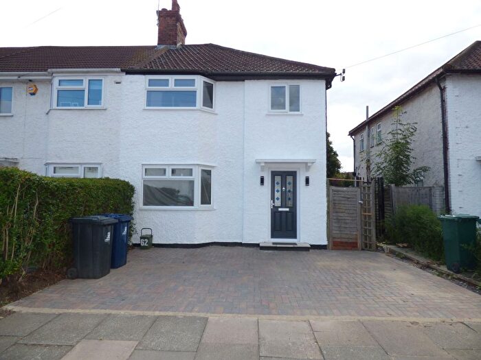 4 Bedroom Semi-Detached House To Rent In Highfield Road, Acton, London, W3