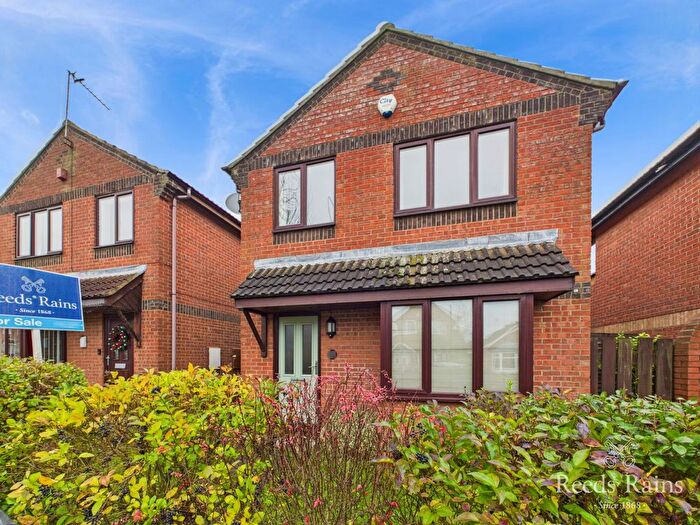 3 Bedroom Detached House For Sale In Kingsbury Way, Kingswood, Hull, East Yorkshire, HU7