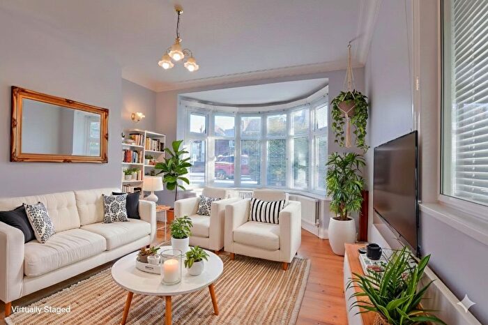 4 Bedroom Detached House For Sale In Link Road, South Knighton, Leicester, LE2