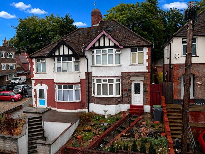 3 Bedroom Semi Detached House For Sale In Farley Hill, Luton, Bedfordshire, LU1
