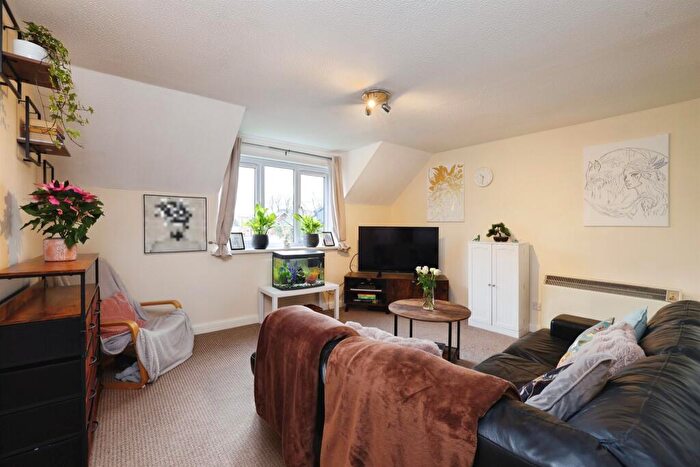2 Bedroom Flat For Sale In Heather Drive, Andover, SP10