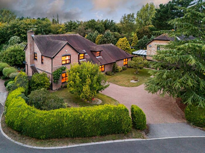 6 Bedroom Detached House For Sale In Wildcroft Drive, Wokingham, RG40