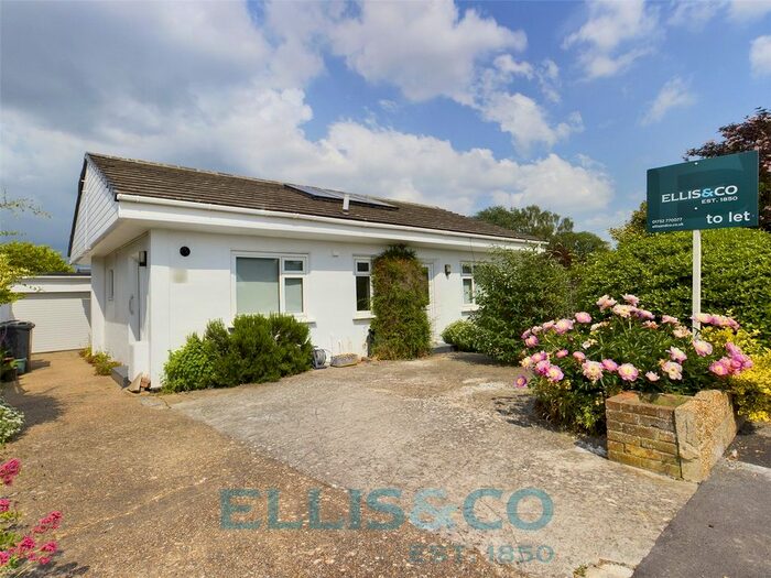 2 Bedroom Bungalow To Rent In Brookmead, Hildenborough, Tonbridge, Kent, TN11