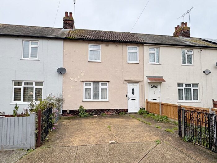 3 Bedroom Semi-Detached House For Sale In Gascoigne Road, Colchester, CO4