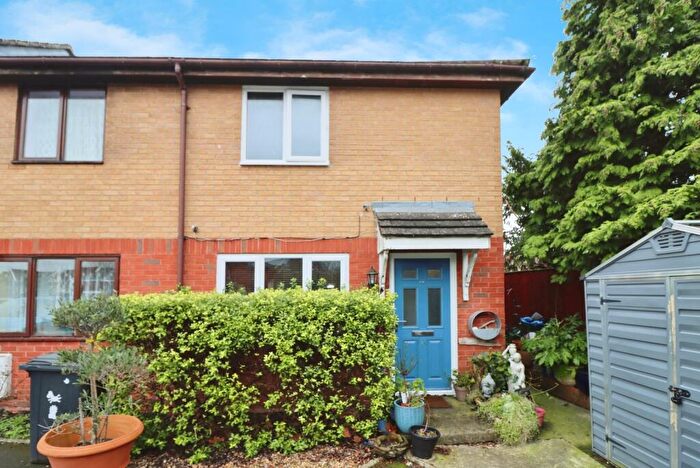 2 Bedroom Semi-Detached House For Sale In Star Lane, Bristol, BS16