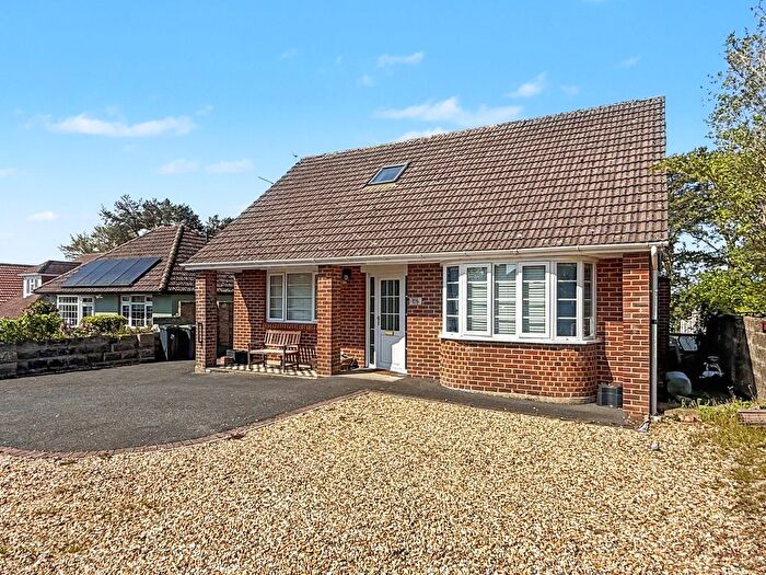 4 Bedroom Detached Bungalow For Sale In Hillcrest Road, Wimborne, BH21