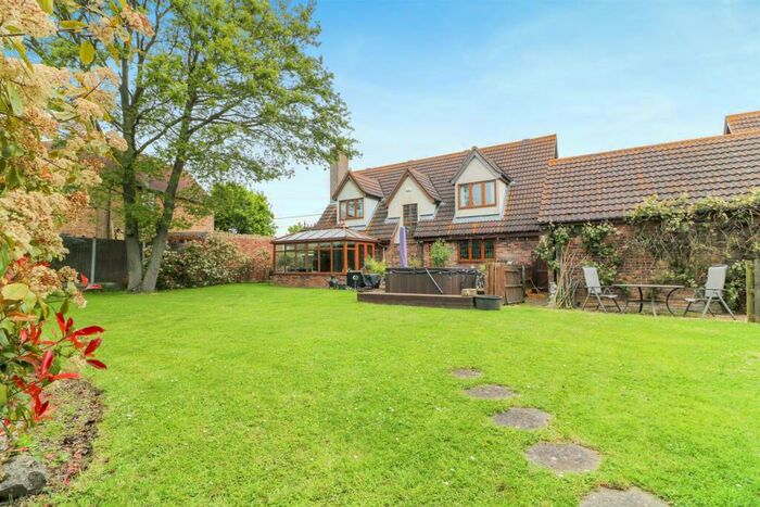 4 Bedroom Detached House For Sale In Maldon Road, Latchingdon, CM3