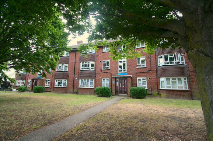 1 Bedroom Flat To Rent In Brandram House, Upper Elmers End Road, Beckenham, BR3