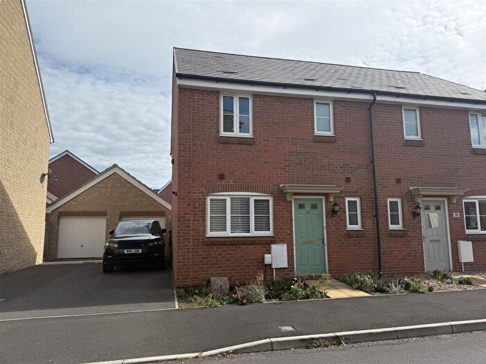 3 Bedroom Semi Detached House To Rent In Lapwing Road, Melksham, SN12