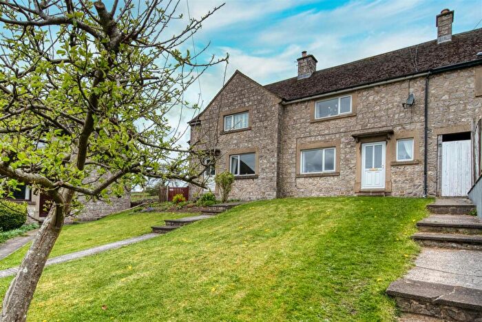 2 Bedroom Terraced House For Sale In New Close, Eyam, Hope Valley, S32