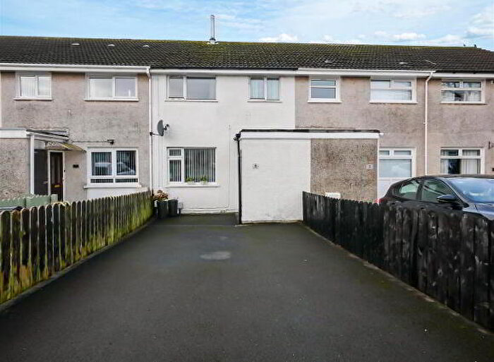 3 Bedroom Mid Terraced House For Sale In Killynure Road, Belfast, BT8