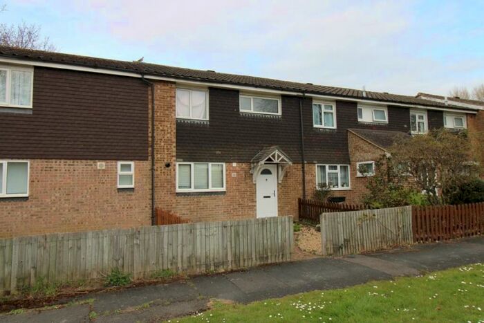 3 Bedroom Terraced House To Rent In Gilbert Road, Frimley, Surrey, GU16