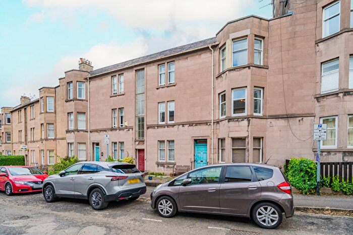 3 Bedroom Flat For Sale In / Learmonth Crescent, Comely Bank, Edinburgh, EH4