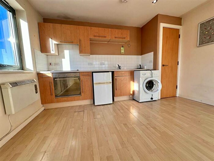 1 Bedroom Apartment For Sale In Ordsall Lane, Salford, Greater Manchester, M5