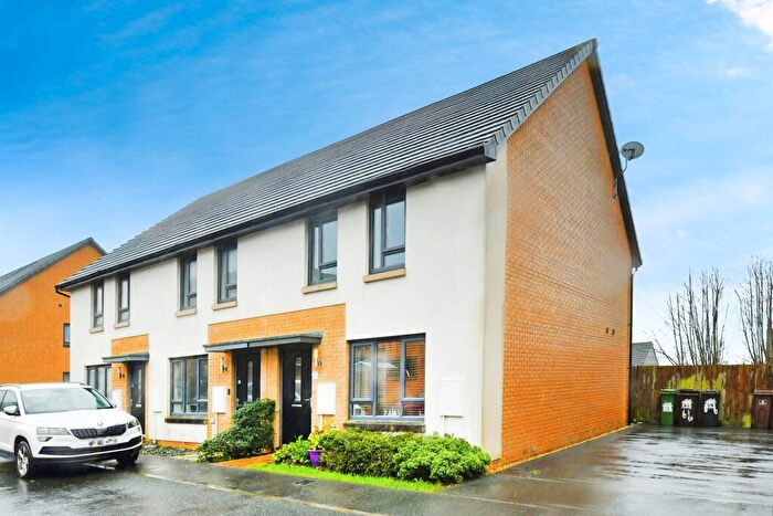 2 Bedroom End Of Terrace House For Sale In Poplar Close, Plymouth, PL7