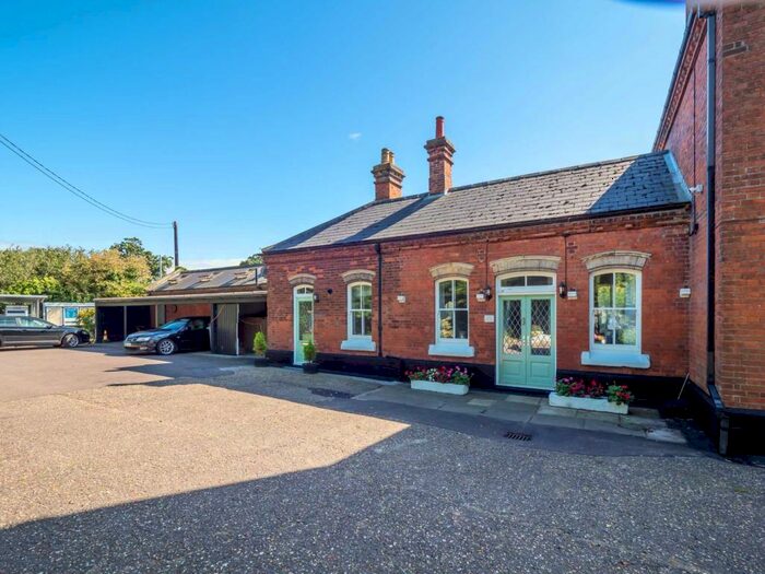 1 Bedroom Flat To Rent In Station Road, Norwich, NR13