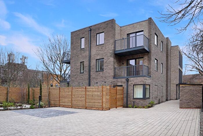 2 Bedroom Flat For Sale In Ashwood Gate, Herne Hill, SE24