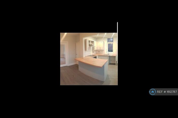 3 Bedroom Semi-Detached House To Rent In The Grove, Doncaster, DN2