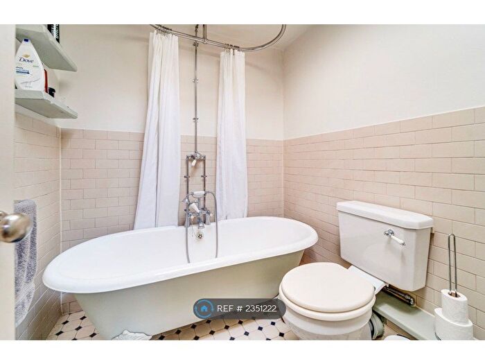 1 Bedroom Flat To Rent In Alexandra Park Road, London, Greater London, N22