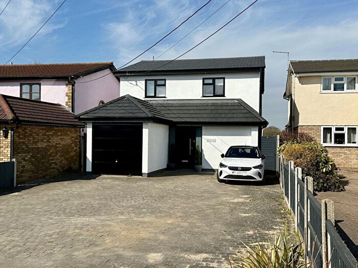 5 Bedroom Detached House For Sale In Crays Hill, Billericay, CM11