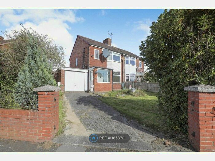 3 Bedroom Semi-Detached House To Rent In Myrtle Grove, Billinge, Wigan, WN5