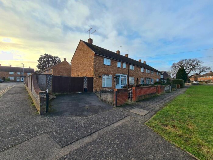 2 Bedroom Detached House To Rent In Taunton Road, Harold Hill, Romford RM3