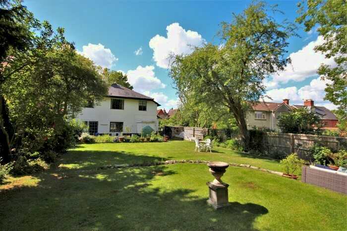 4 Bedroom Detached House To Rent In Priory Road, Wantage, Oxfordshire, OX12