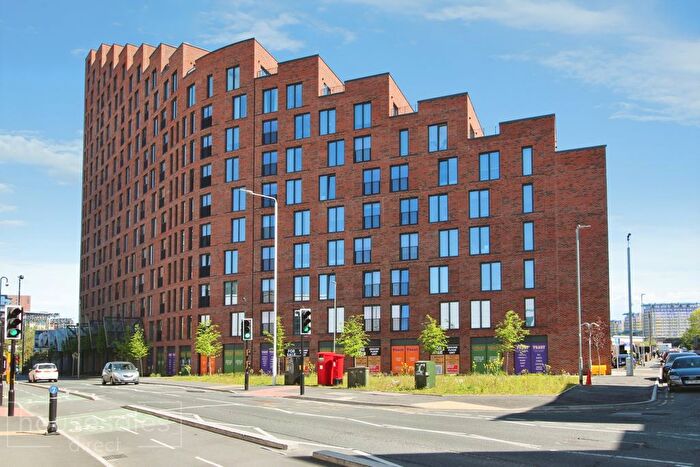 1 Bedroom Flat For Sale In Springwell Gardens, Leeds, LS12