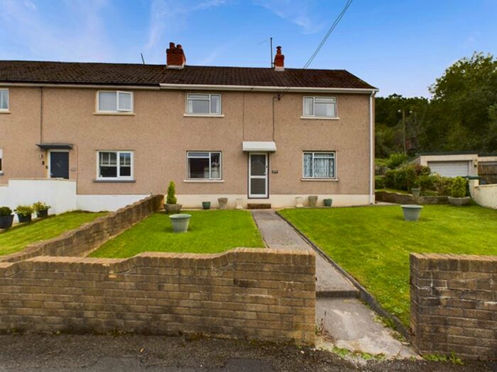 3 Bedroom Semi-Detached House For Sale In Maes Y Dderwen, Cwmdwyfran, Bronwydd Arms, Carmarthen, SA33