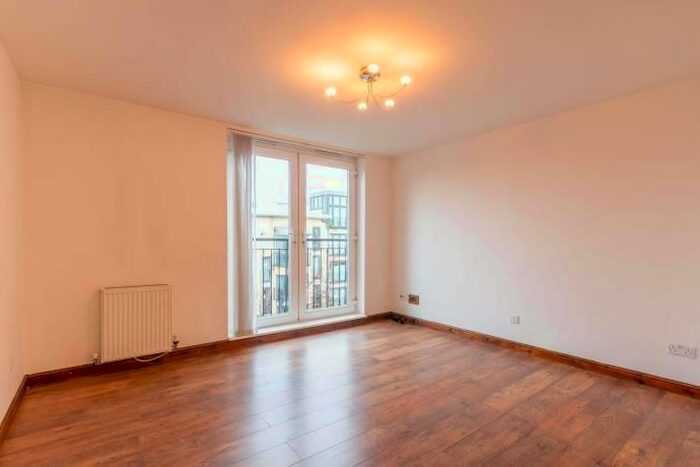 2 Bedroom Flat To Rent In Waterfront Gait, Edinburgh EH5
