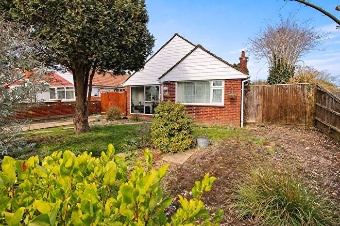 3 Bedroom Detached Bungalow For Sale In Haslar Crescent, Waterlooville, PO7