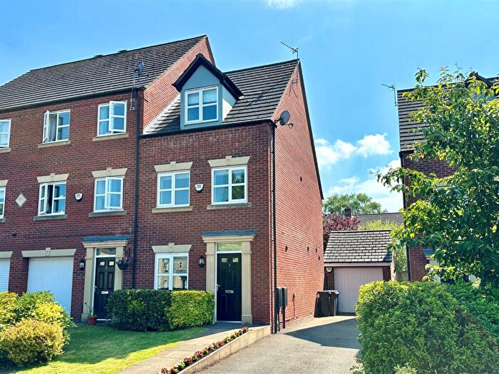 3 Bedroom Town House To Rent In Southwood Close, Marple, Stockport, SK6
