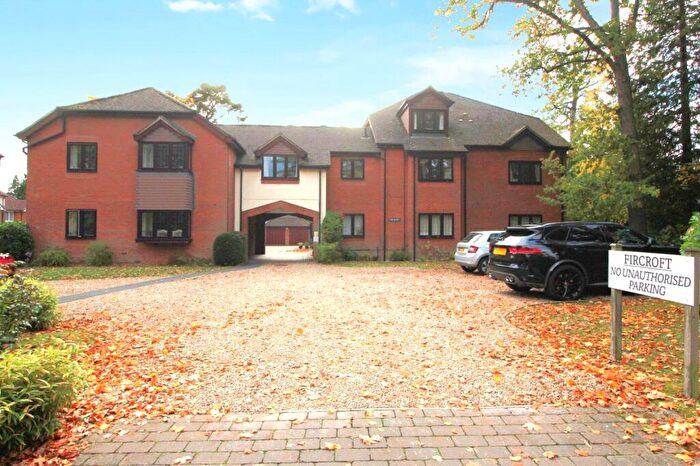 2 Bedroom Flat For Sale In Branksomewood Road, Fleet, Hampshire, GU51