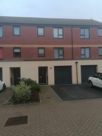 4 Bedroom Town House To Rent In Mariners Walk, Barry CF62