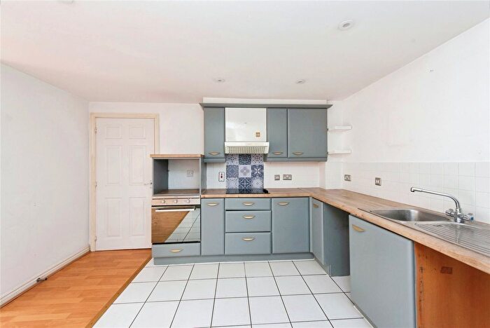 2 Bedroom Flat For Sale In London Road, Kingston Upon Thames, KT2