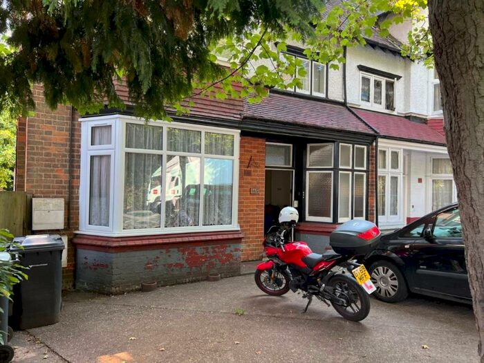 2 Bedroom Flat To Rent In Yardley Wood Road, Moseley, B13