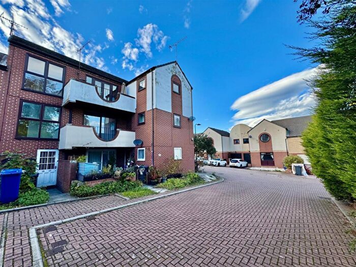 1 Bedroom Apartment To Rent In Osborne Mews, Barnsley, S70