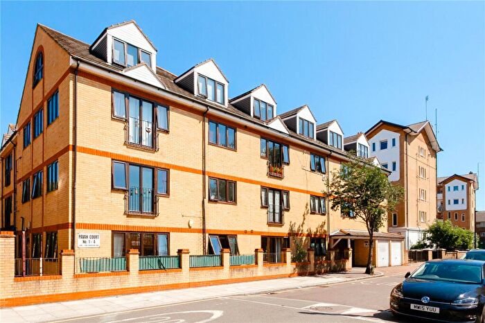 2 Bedroom Apartment For Sale In Sceptre Road, London, E2