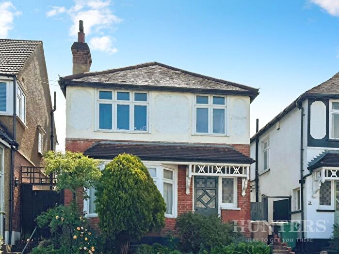 3 Bedroom Detached House For Sale In Wallace Crescent, Carshalton, SM5