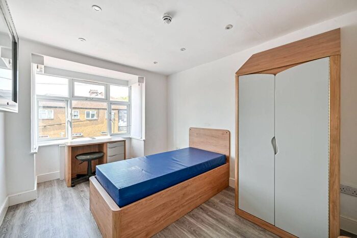 4 Bedroom Semi-Detached House To Rent In Heathside, Whitton, Hounslow, TW4