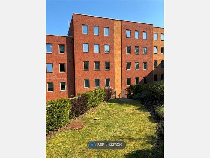 4 Bedroom Flat To Rent In Mulberry Court, Southampton, SO14