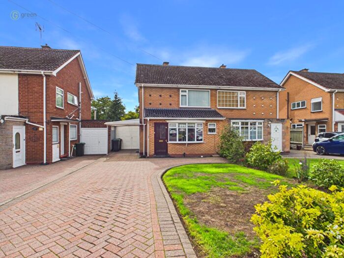 3 Bedroom Semi Detached House For Sale In Ashford Drive, Walmley, Sutton Coldfield, B76