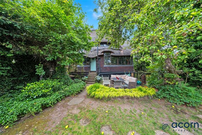 4 Bedroom Semi-Detached House For Sale In Buck Lane, Kingsbury, NW9