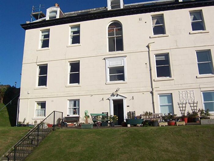 2 Bedroom Flat To Rent In Paradise, Scarborough, YO11