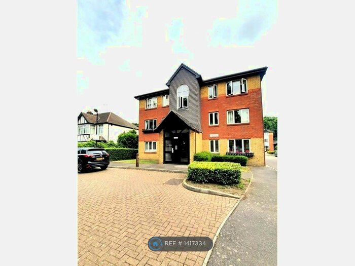 2 Bedroom Flat To Rent In Blair Court, Carshalton, SM5